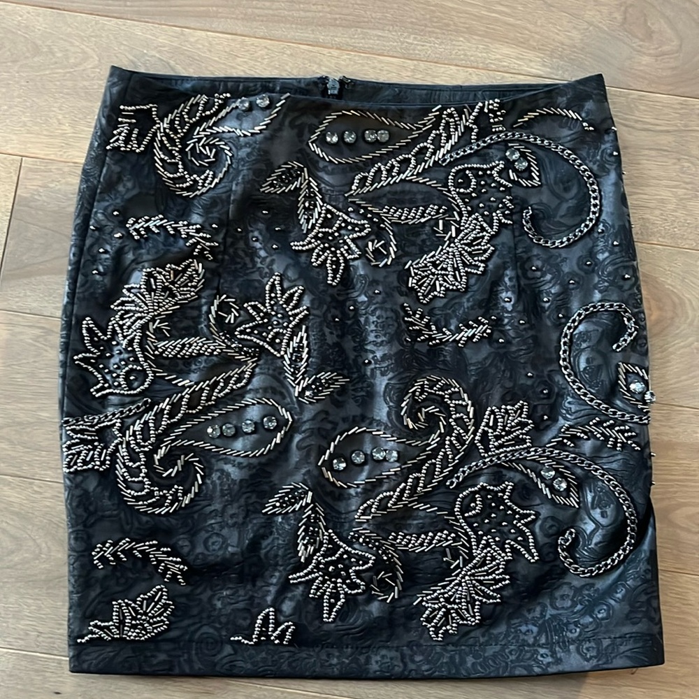 Skirt small size perfect condition , excellent choice for Christmas party